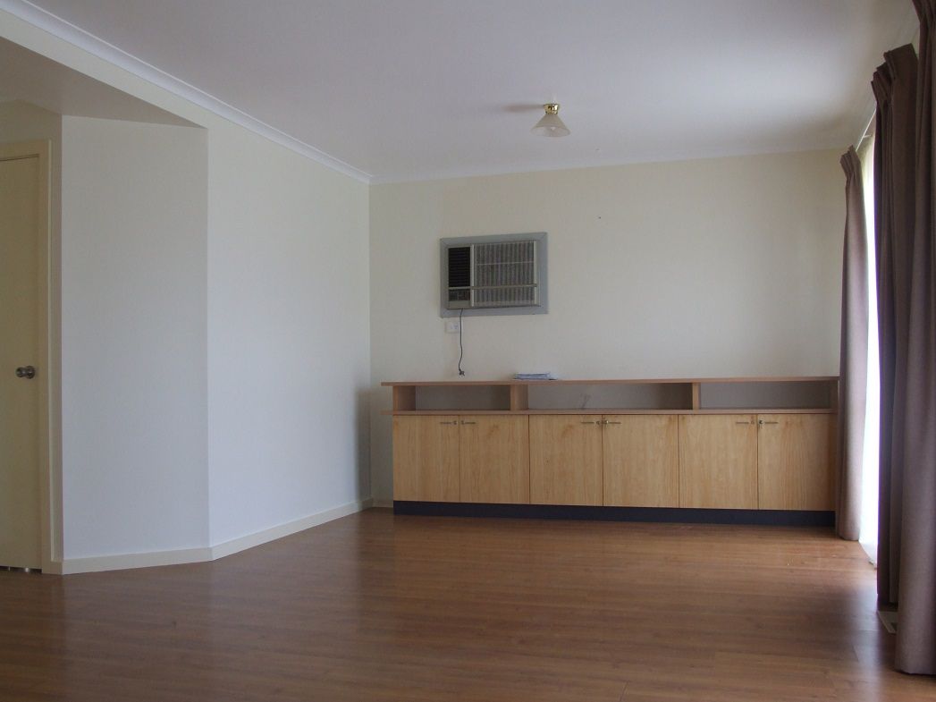 39 Phillip Drive, SUNBURY, VIC 3429