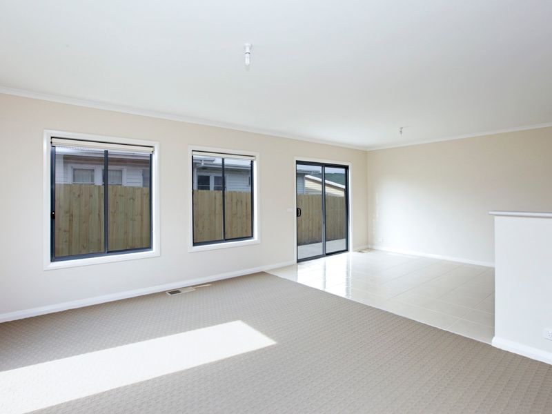 3 Hinchcliff Crescent, NEWCOMB, VIC 3219