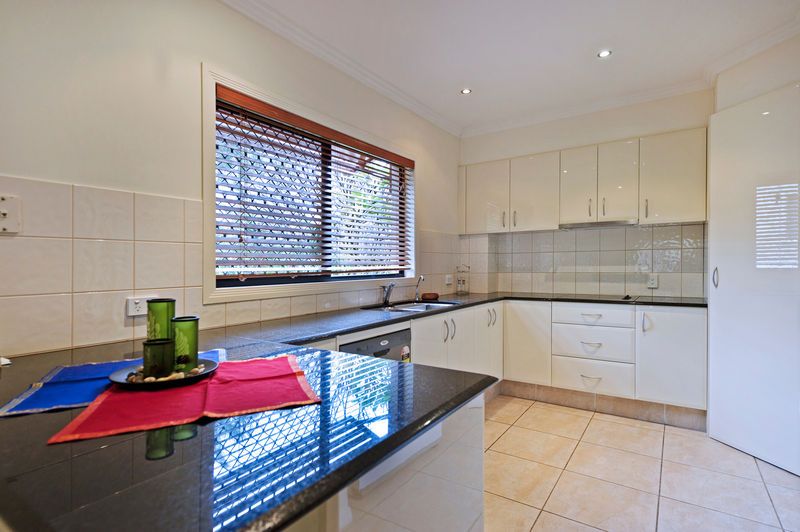 2/1 Oleander Avenue, BIGGERA WATERS, QLD 4216