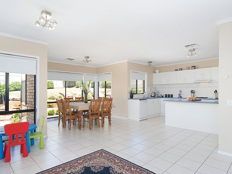 4 Silverwood Drive, MOUNT BARKER, SA 5251