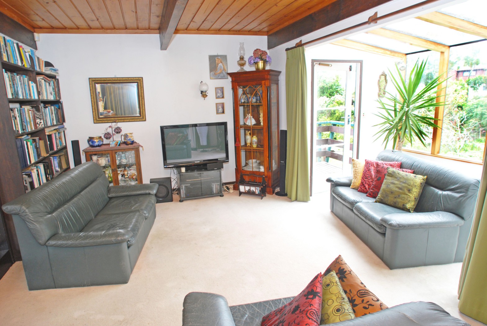 4 Seaton Road, MURRAYS BAY, North Shore City