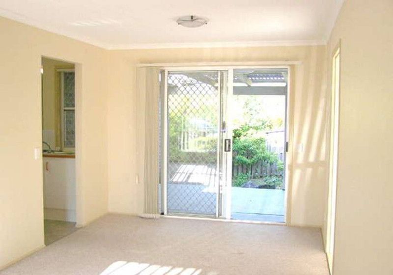 2 Daphne Court, ELANORA, QLD 4221