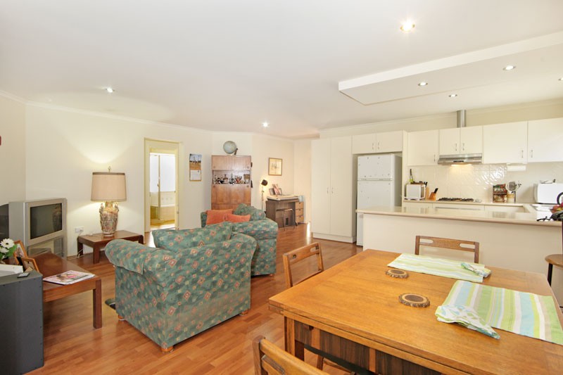2 Lawver Crescent, LAKE MUNMORAH, NSW 2259