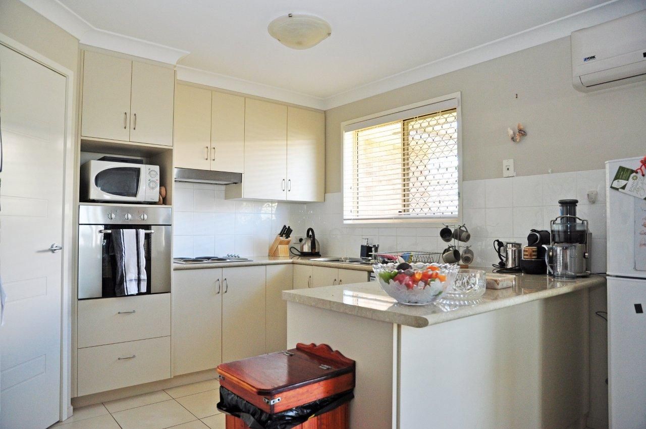 18 Currawong Drive, HIGHFIELDS, QLD 4352