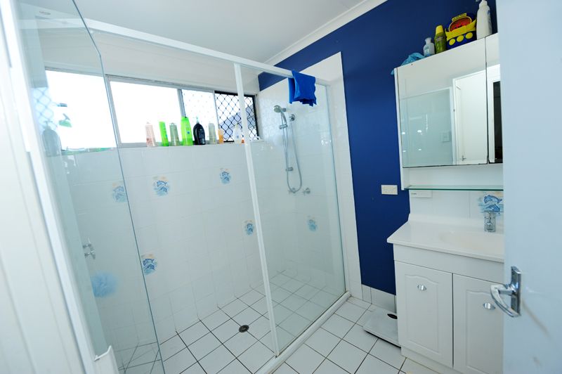 1 Warren Street, GLADSTONE, QLD 4680