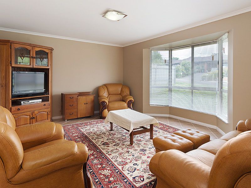 4 Douglas Drive, MOUNT BARKER, SA 5251