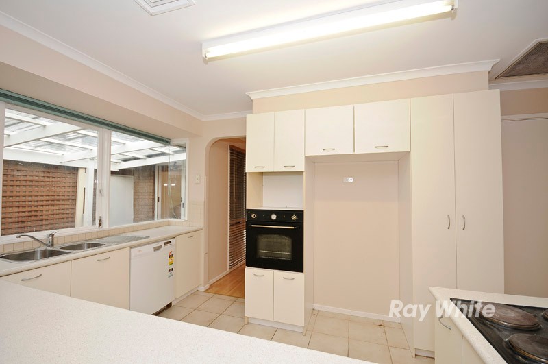 14 Mowbray Drive, WANTIRNA SOUTH, VIC 3152