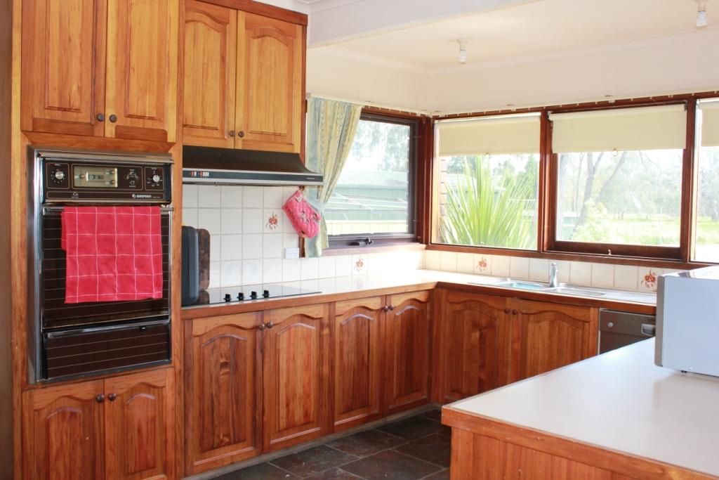 81 Redbank Road, SEYMOUR, VIC 3660