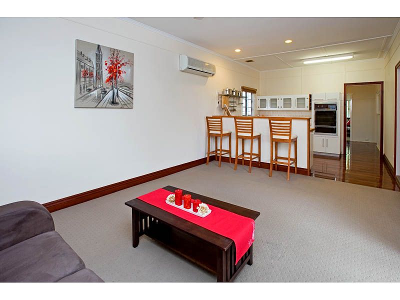 41 Boronia Avenue, HOLLAND PARK WEST, QLD 4121