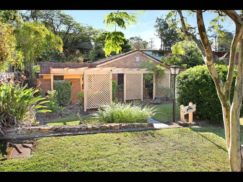 20 Chantilly Street, CHAPEL HILL QLD 4069