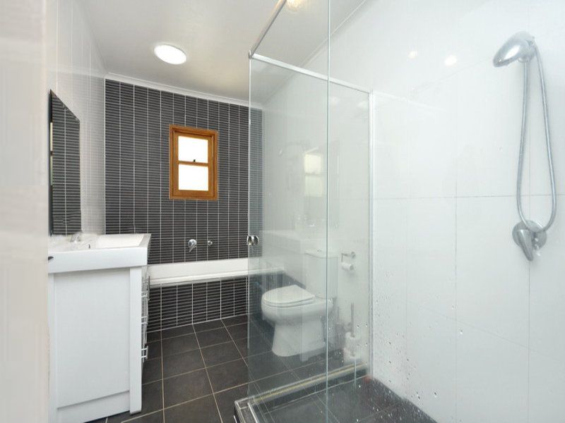 12 Falkirk Street, STAFFORD HEIGHTS, QLD 4053