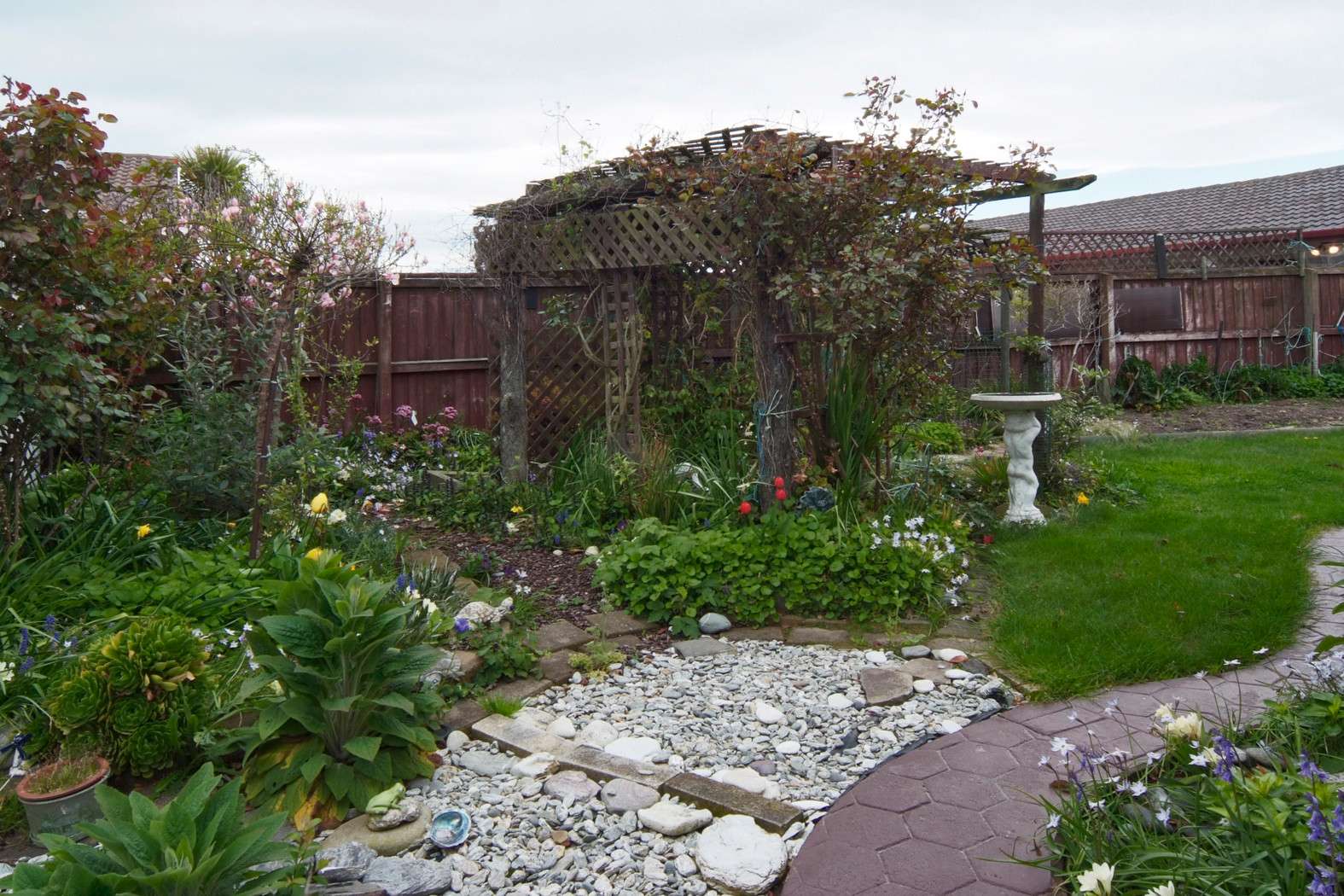 16B Pacific Road photo 2
