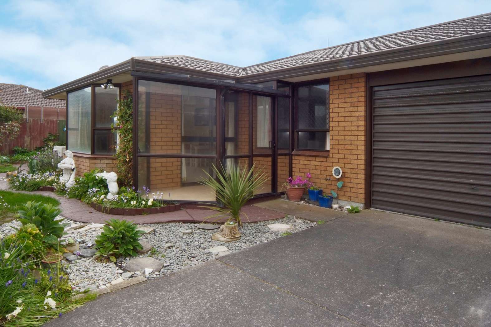 16B Pacific Road photo 0