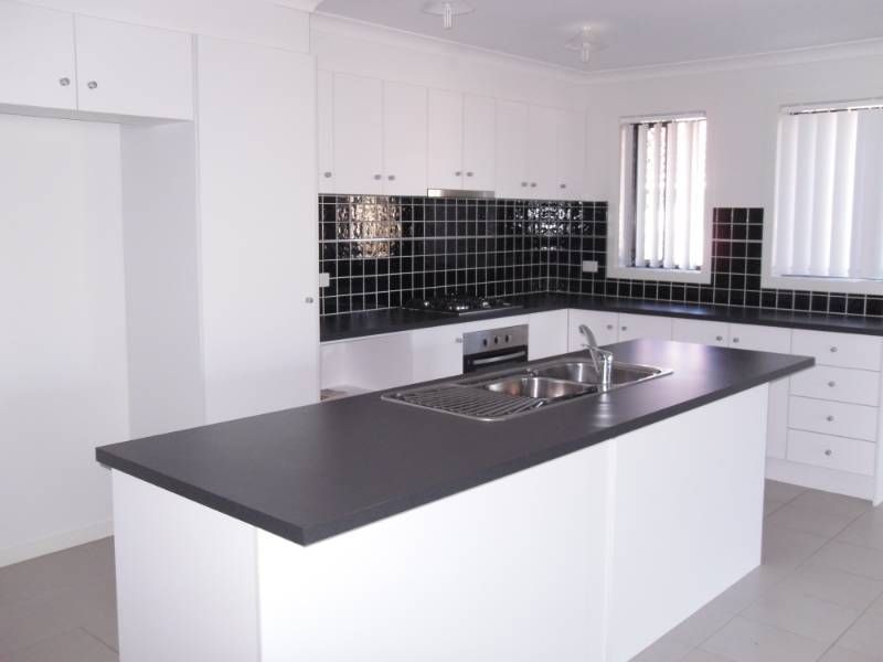 5 Rhiannon Court, BELLMERE, QLD 4510