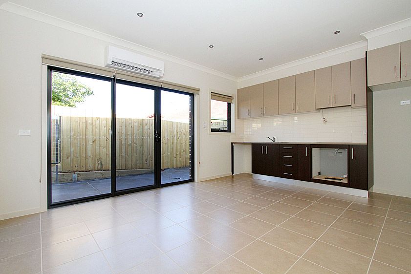 2/3 Evans Crescent, RESERVOIR, VIC 3073