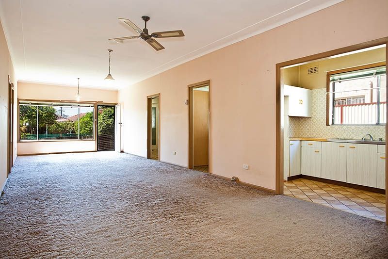 6 Thomson Avenue, BEVERLY HILLS, NSW 2209