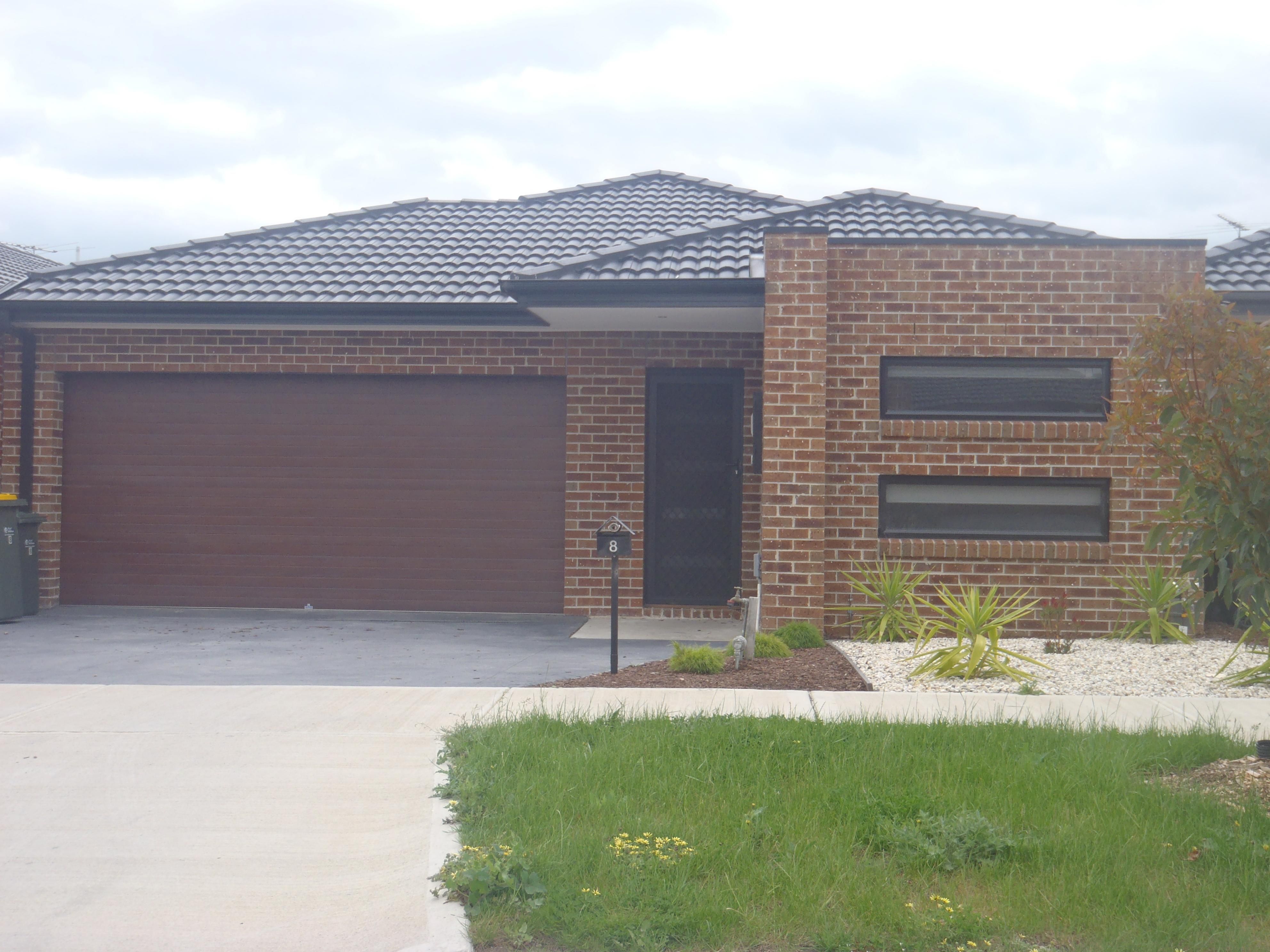 8 Dolphin Drive, SOUTH MORANG, VIC 3752