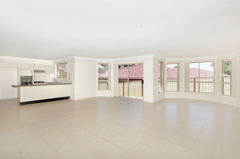 5 Pinewood Close, WOONGARRAH, NSW 2259