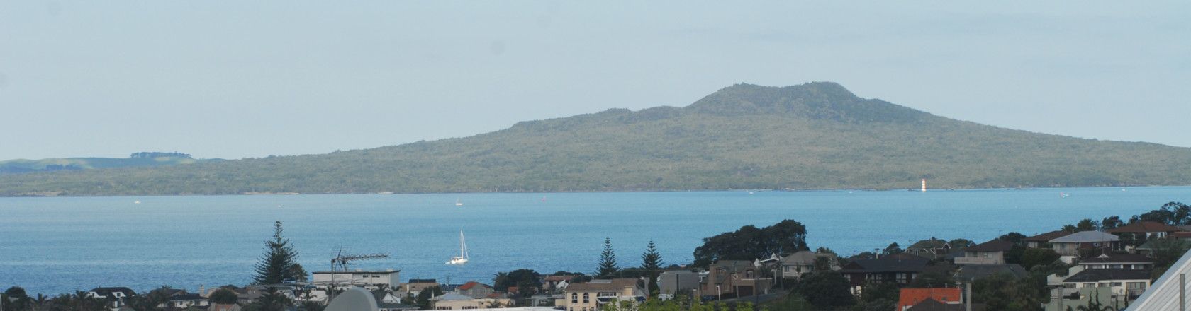 91 East Coast Road, CASTOR BAY, North Shore City