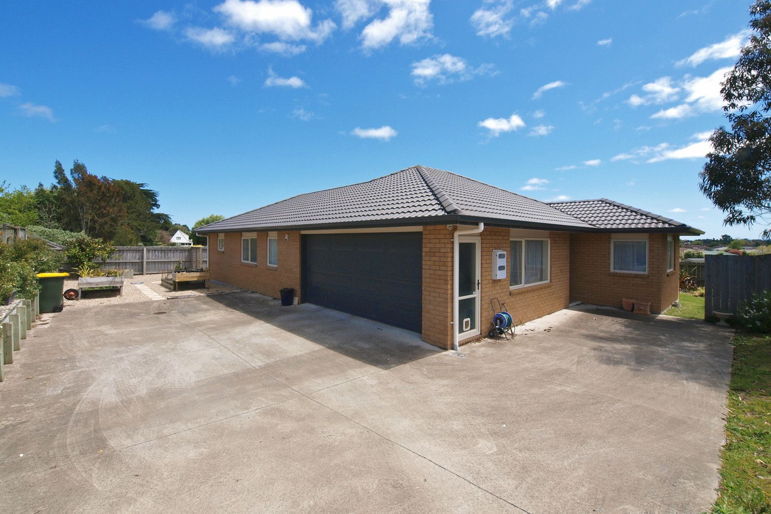 WAIUKU, Franklin