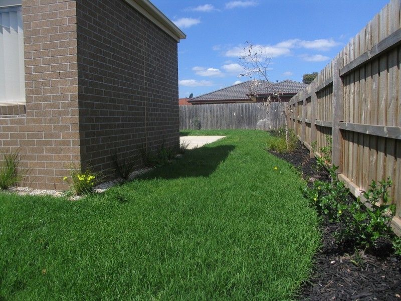 1 / 3 Austin Place, MELTON SOUTH, VIC 3338