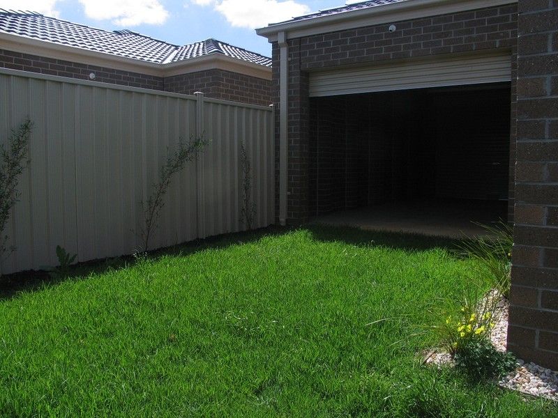 8/3 Austin Place, MELTON SOUTH, VIC 3338