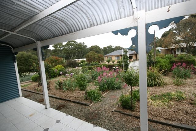 2 Stanley Street, CLARE, SA 5453