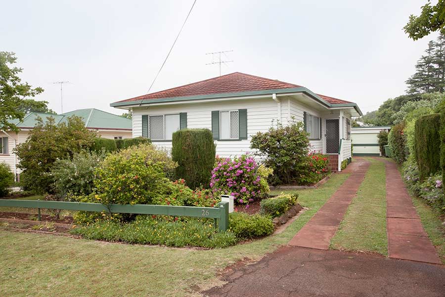 26 Elizabeth Street, SOUTH TOOWOOMBA, QLD 4350