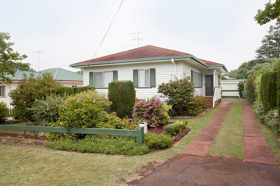 26 Elizabeth Street, SOUTH TOOWOOMBA, QLD 4350