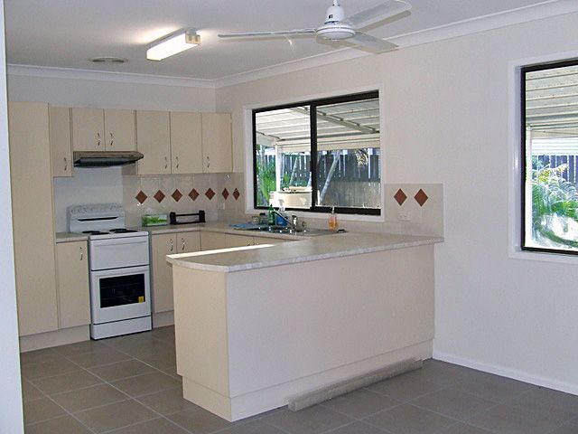 3 Harry Place, BEERWAH, QLD 4519