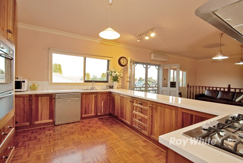 7 Blue Hills Close, WANTIRNA, VIC 3152