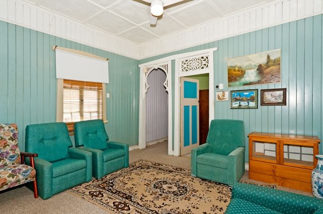 221  Pine Mountain Road, BRASSALL, QLD 4305