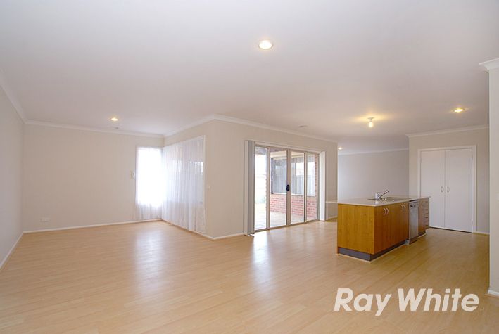 1 Maddock Drive, CRANBOURNE EAST, VIC 3977