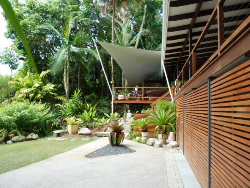 2 Justine Close, TRINITY BEACH, QLD 4879