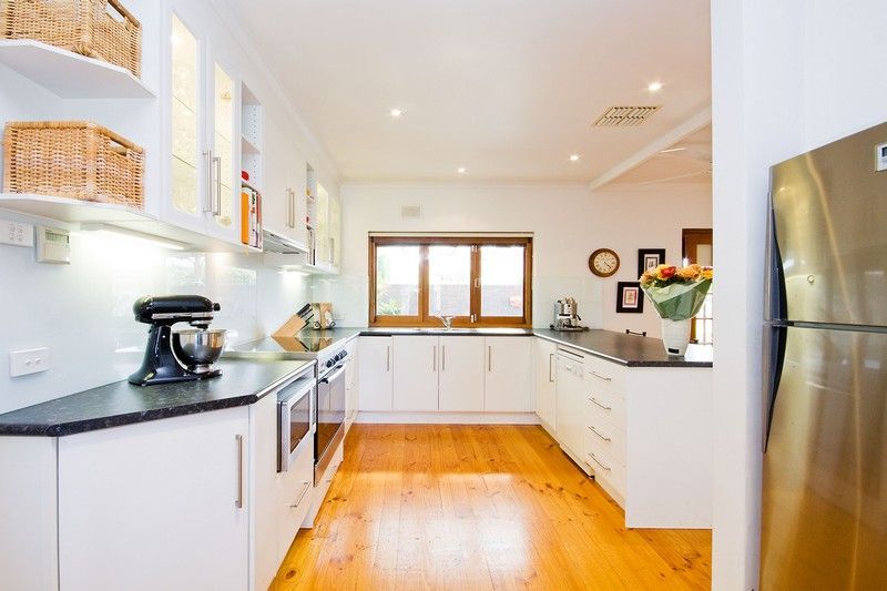 10 White Sands Drive, WEST BEACH, SA 5024