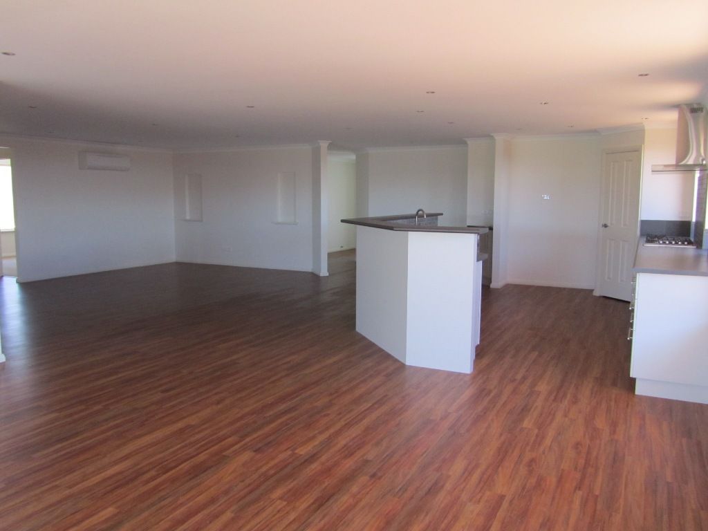 19 Topsail Street, DRUMMOND COVE, WA 6532