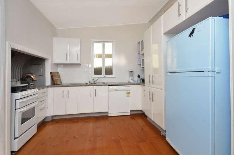 17 Coronation Street, BARDON, QLD 4065
