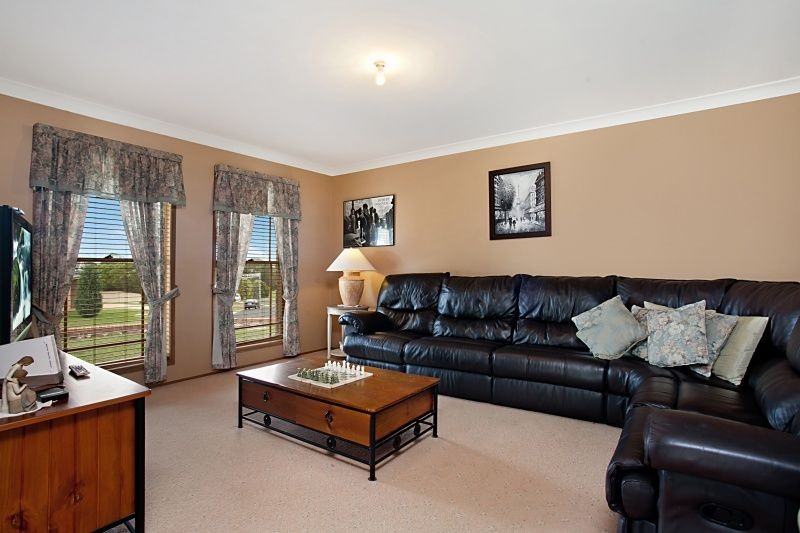 2 Beasley Close, LARGS, NSW 2320