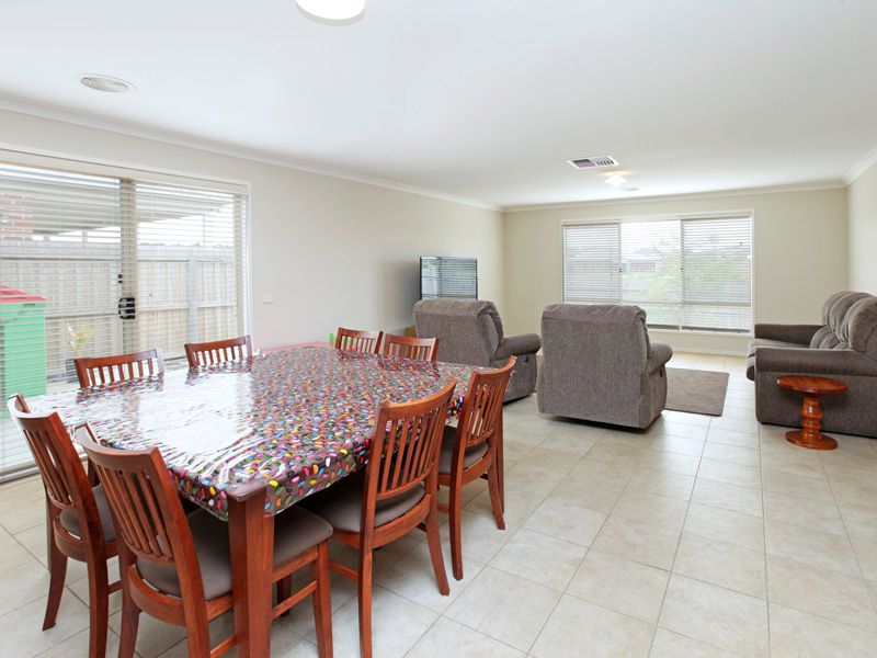 11 Ficinia Mews, HIGHTON, VIC 3216