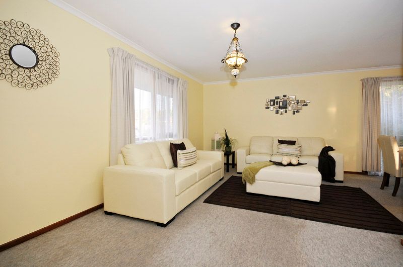 8 Pearl Place, FERNTREE GULLY, VIC 3156