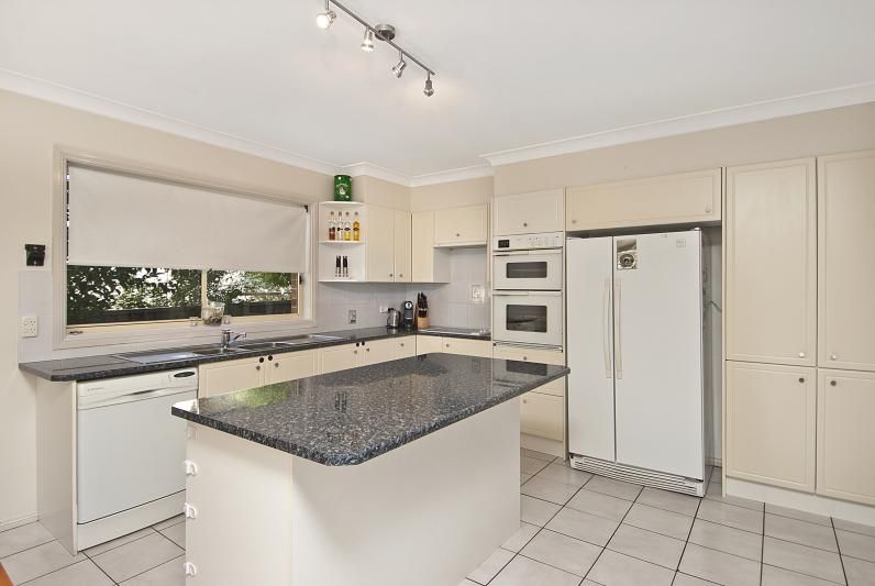 38 Cook Crescent, EAST HILLS, NSW 2213
