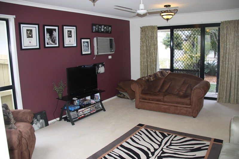 21 Maldives Place, KAWANA ISLAND, QLD 4575