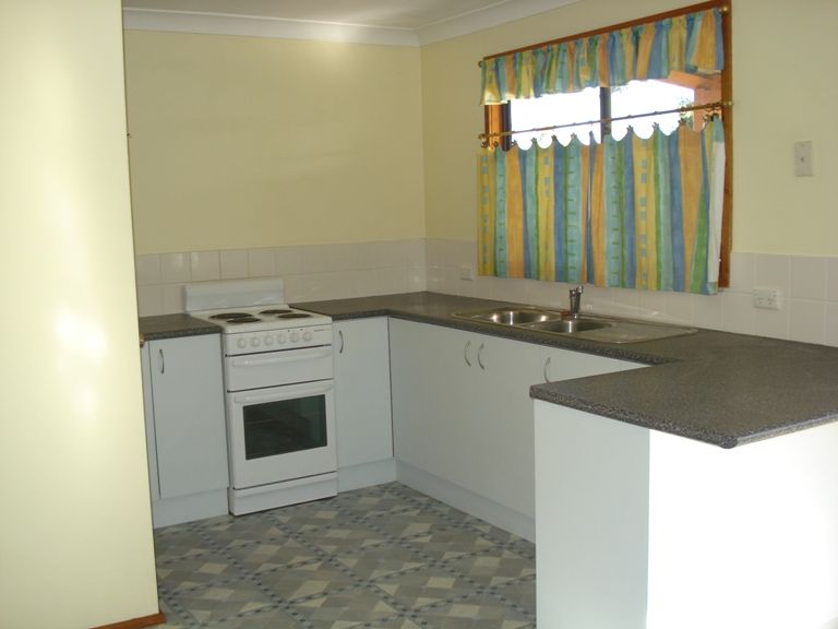 17 Bolton Close, BOLTON POINT, NSW 2283