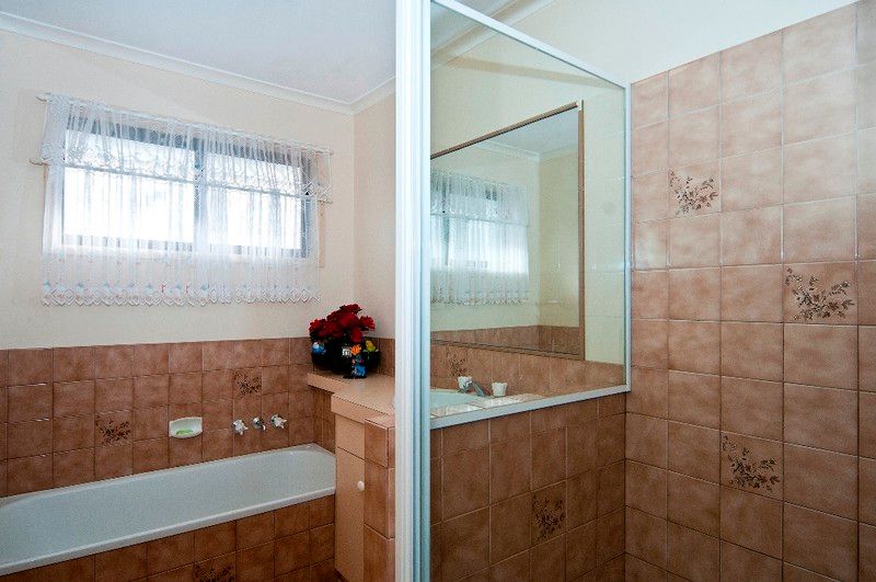 12 Thomas Street, CAMBOOYA, QLD 4358