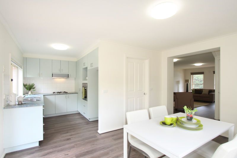 4  Federation Walk, HUGHESDALE, VIC 3166
