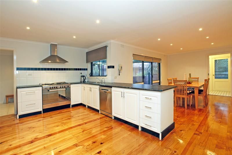 7 Apsley Court, MILL PARK, VIC 3082