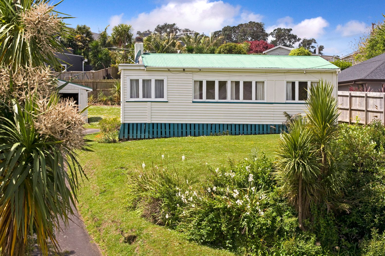 98 Beach Road, Howick, Manukau City