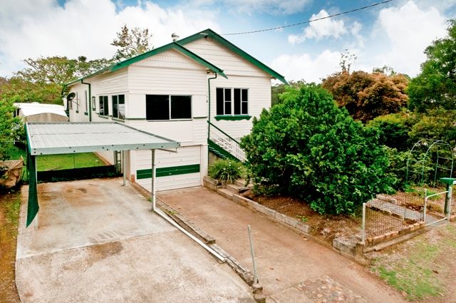 219  Pine Mountain Road, BRASSALL, QLD 4305