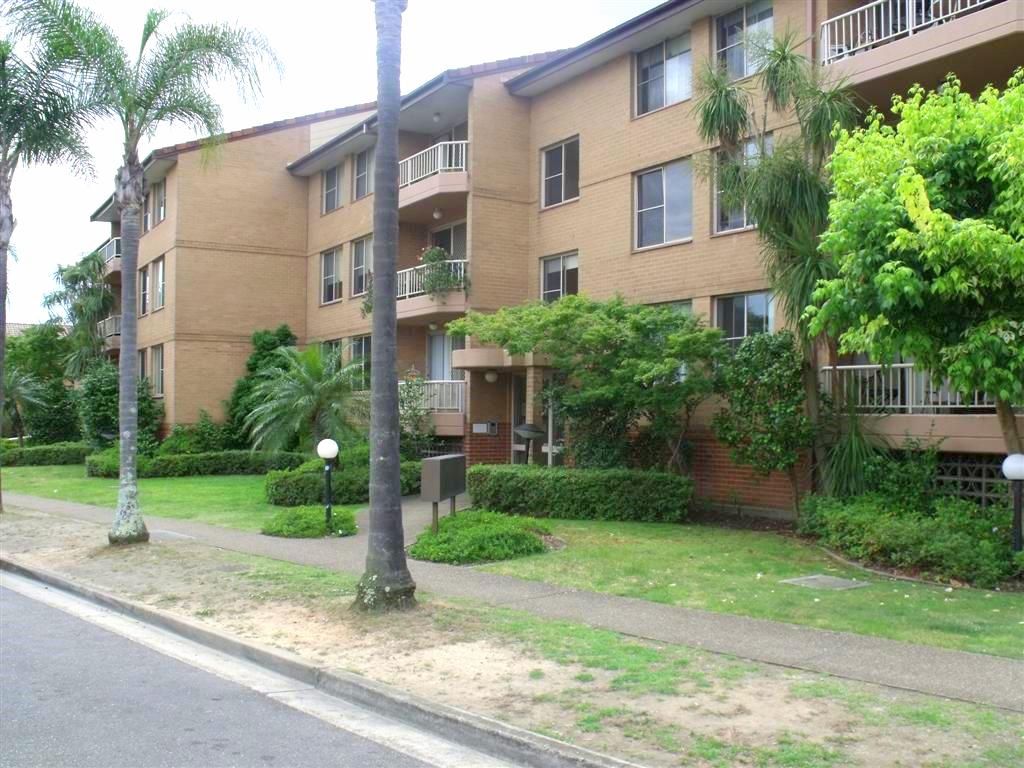 12-14 Frank Oliveri Drive, CHIPPING NORTON NSW 2170