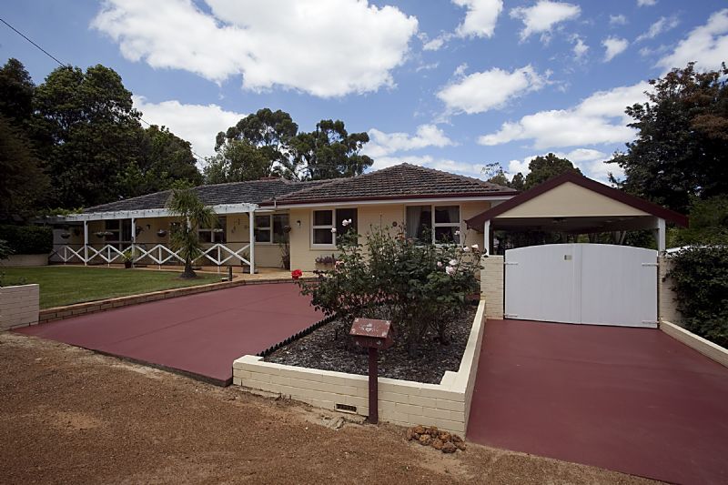 13 Springdale Road, KALAMUNDA, WA 6076